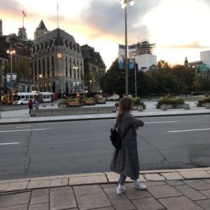 Meet your Posher, Lauralee